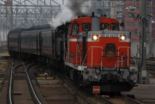 SLニセコ号入線（札幌駅）