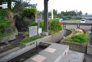 浅虫温泉駅前・足湯