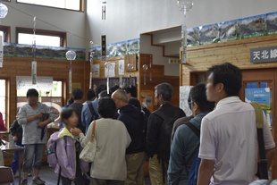 音威子府駅そば待機列