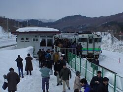 楓駅・駅舎