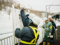 駅名標撤去・ボルト取り外し