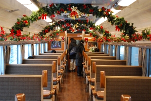 SLはこだてクリスマスファンタジー号・客車内